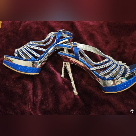 Shoes - Picture 1 of 2